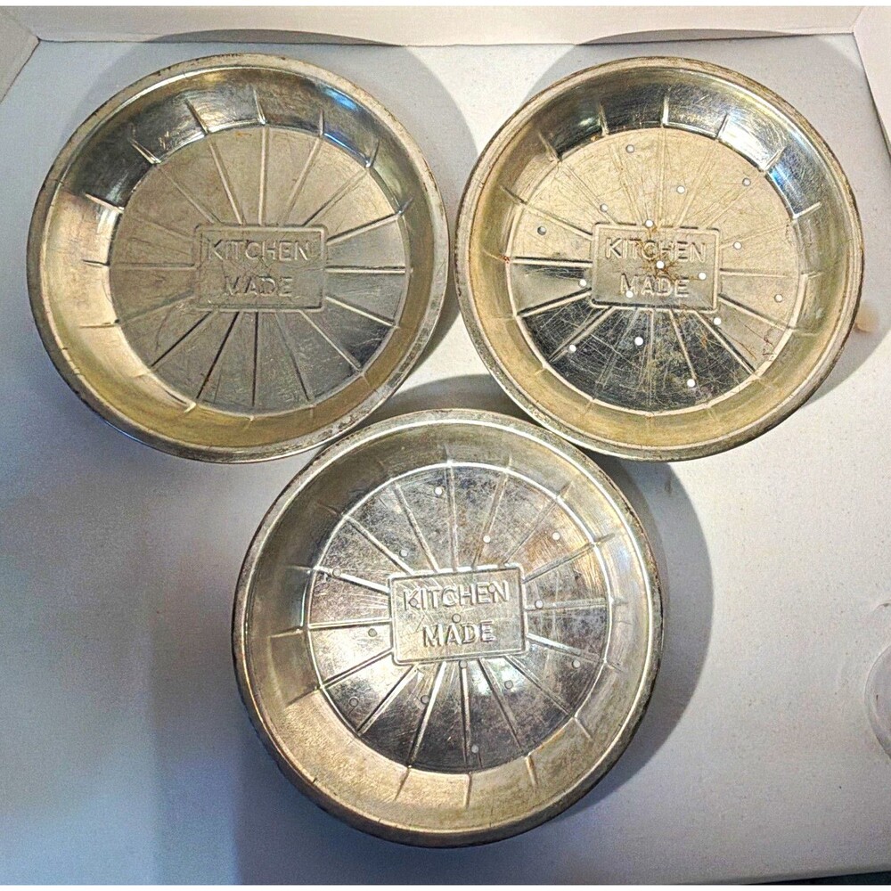 Vintage Kitchen Made Set of 3 Aluminum Pie Pans Silver Metal Bakeware
